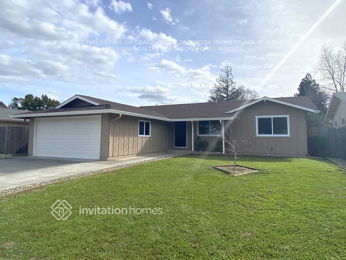 Photo - 1024 Woodridge Dr