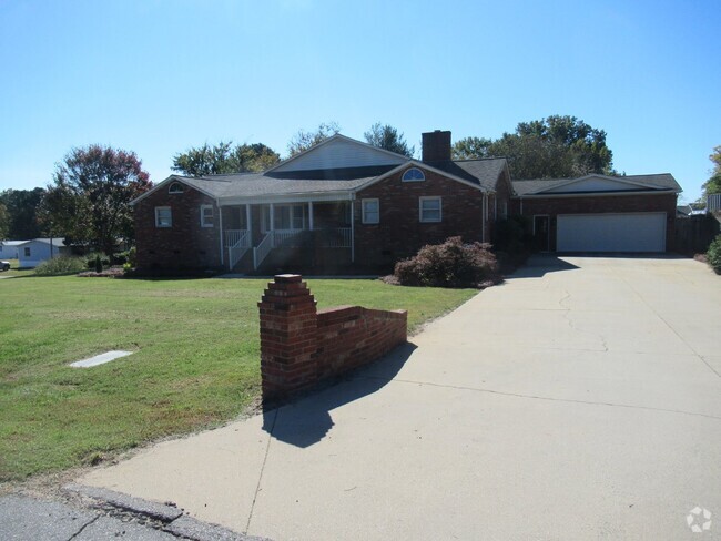 Building Photo - Denver Four Bedroom Home For Rent!