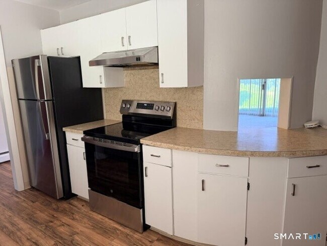 Photo - 264 Lyman Rd