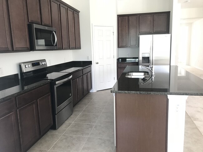 Photo - LARGE BRAND NEW 4 Bedroom in Windermere !!! Close to DISNEY! TOP SCHOOL!!