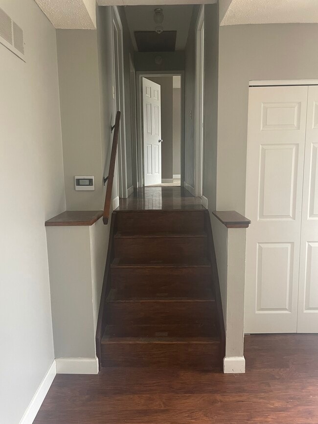 Photo - 2718 W 59th St