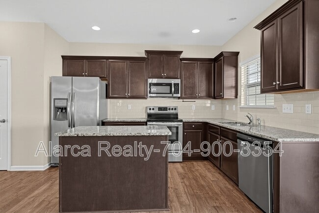 Photo - 9724 Chase View Dr