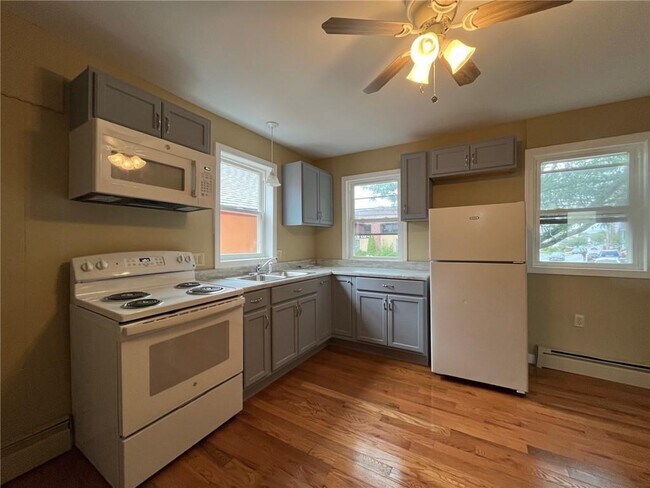 Photo - 1287 1/2 S Broadway Unidad 1