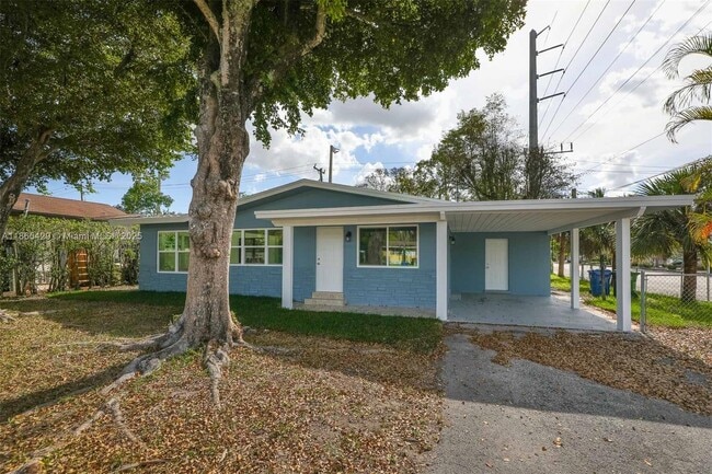 Photo - 832 NW 28th St