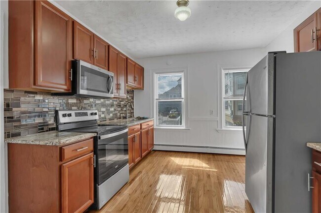 Photo - 48 Kenwood St Unit 1