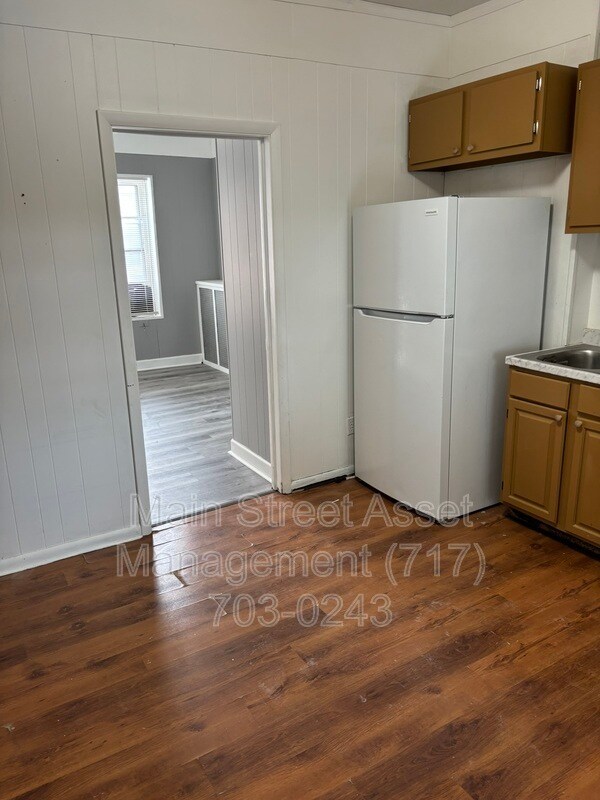 Photo - 831 Willow St