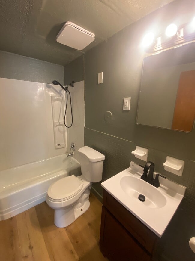 Photo - 3725B Morganford