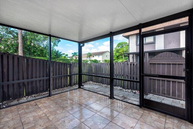 Photo - 2140 Sherwood Forest Blvd Unit 10