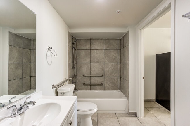 Bantam Springbrook Apartments