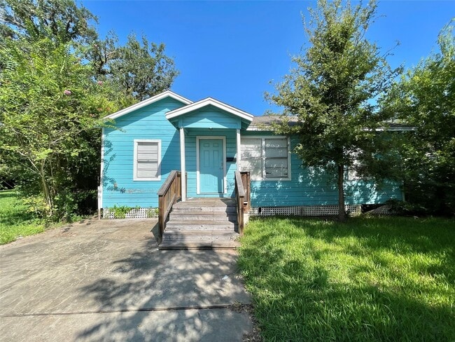 Building Photo - 150 Huisache St Rental