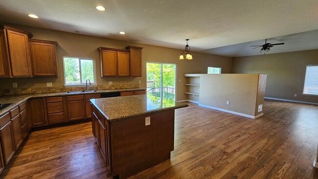 Photo - SPACIOUS HOME WITH FINISHED BASEMENT IN NORTH RANGE VILLAGE!