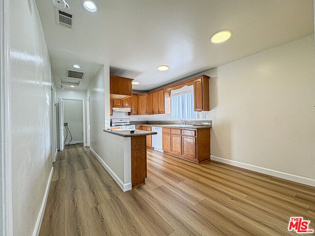 1555 W 204th St Unit 1555