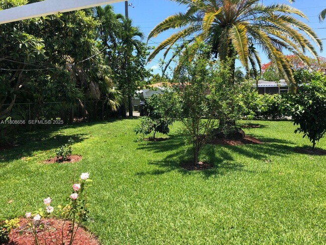 Photo - 1538 Funston St