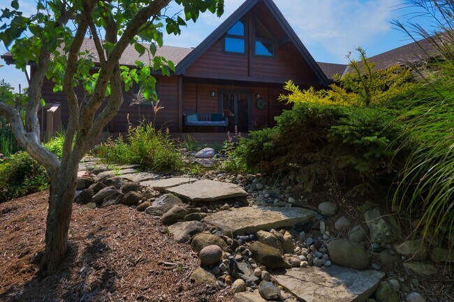 Photo - Three Bedroom Home in Hartford