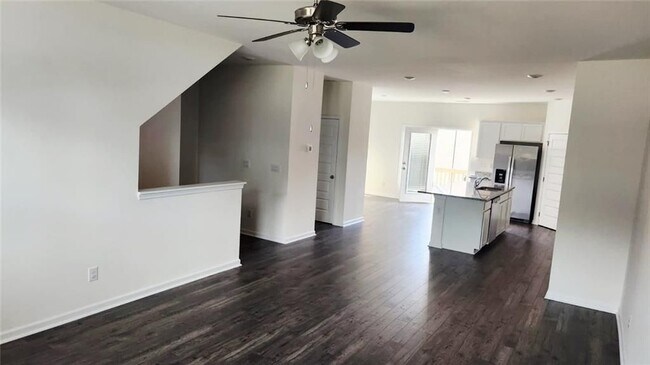 Photo - 969 Cades Walk