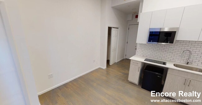 Photo - 270 Newbury St Unit 1