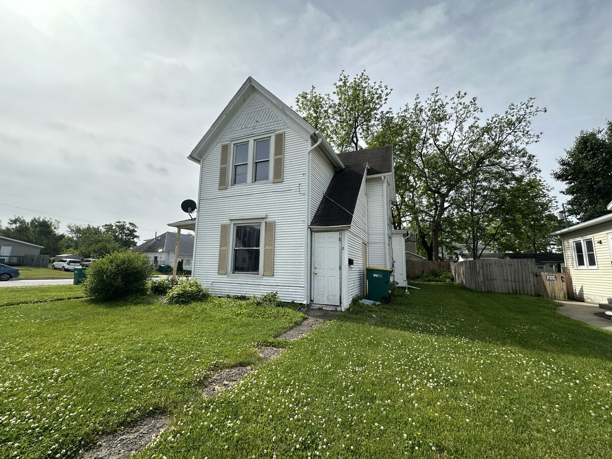 Photo - 233 E Broadway St