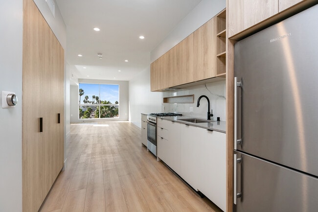 1HAB, 1,5BA - 815SF - Archer