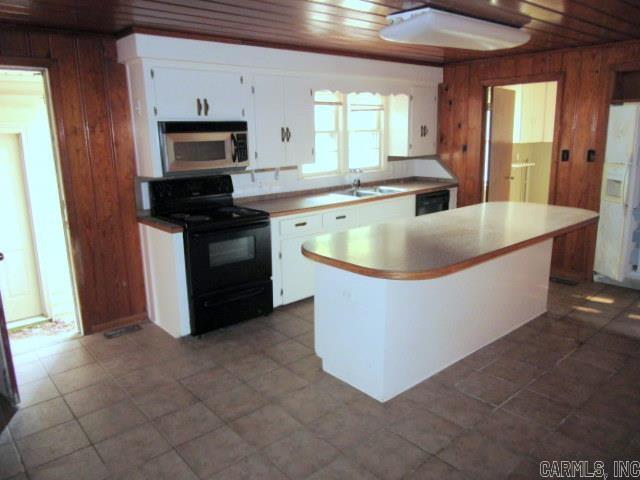 Photo - 67 N Broadview St