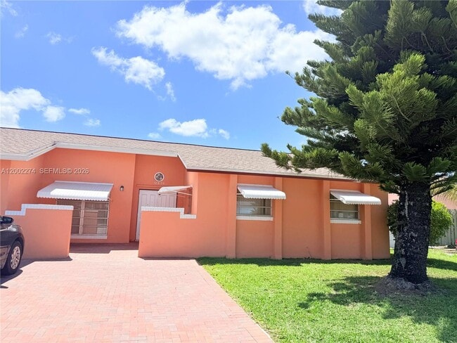 Building Photo - 10620 Sunset Strip