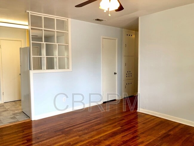 Photo - 3210 Itasca St