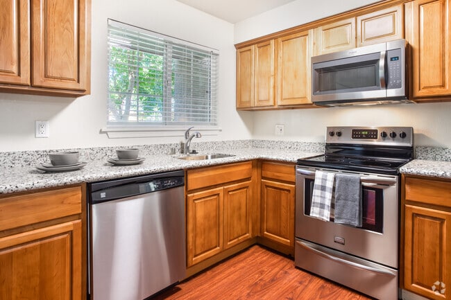 1BR, 1BA - 750 SqFt
