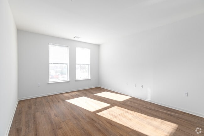 2BR, 2BA - 1,050 SF - Living Area