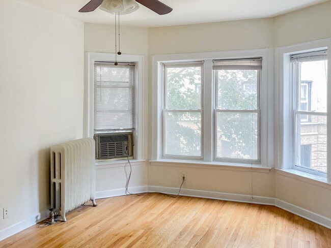 Photo - 3916 N Pine Grove Ave