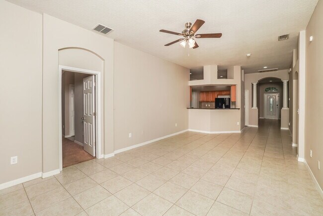 Photo - 15950 Leatherleaf Ln