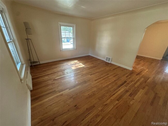 Photo - 4508 Monroe St