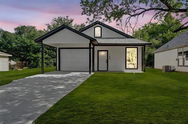 Building Photo - 705 E Hanna St