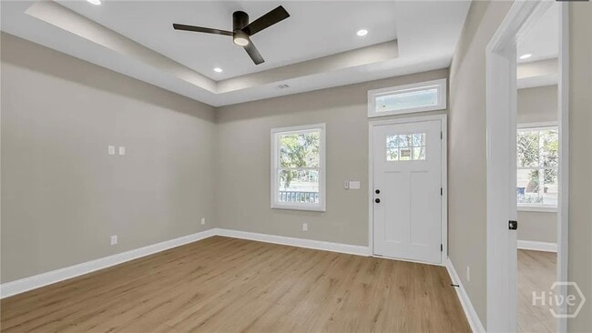 Photo - 1019 W 35th St