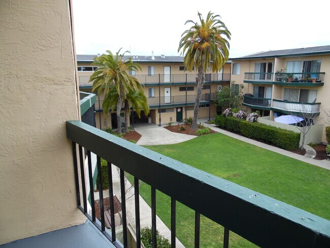 Photo - Californian Apartments