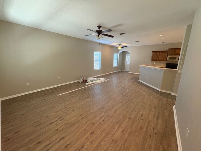 Front living area - 3960 Wensledale Dr