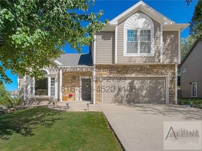 Building Photo - Beautiful California Split in Platte County
