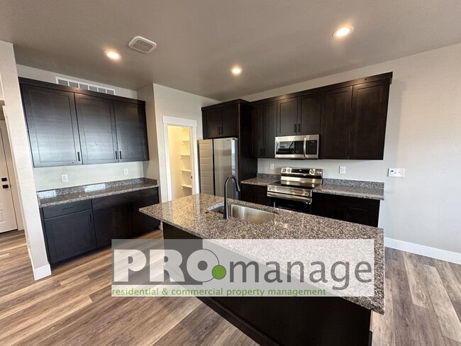 Photo - 3 Bed, 2.5 Bath Townhome w/ 2-Car Garage - NEAR NEW - Ammon