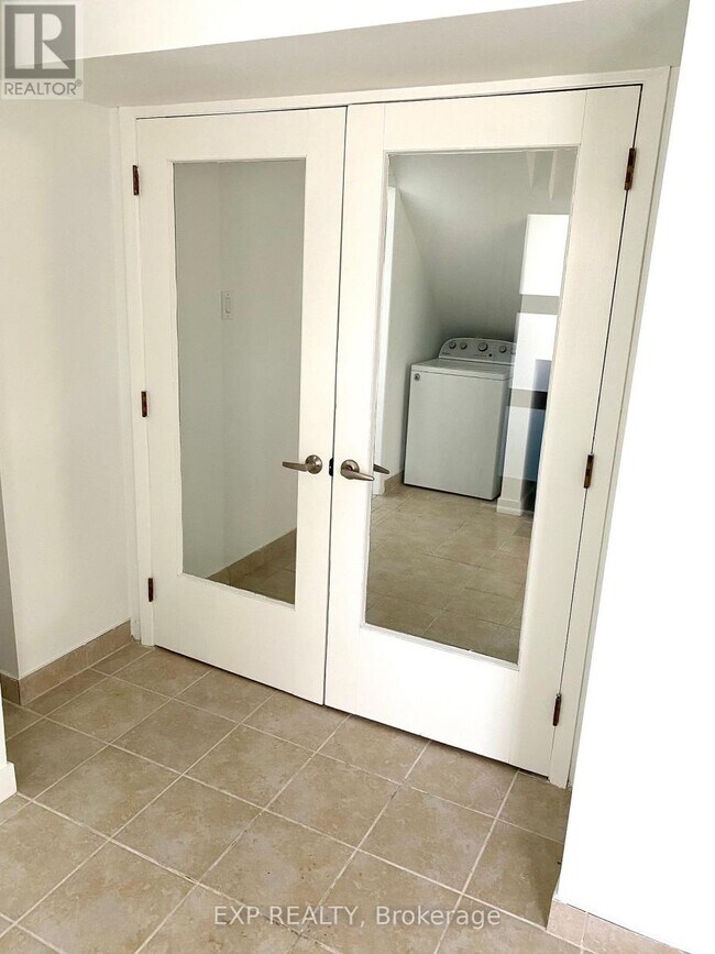 Photo - 2042 Tawney Rd