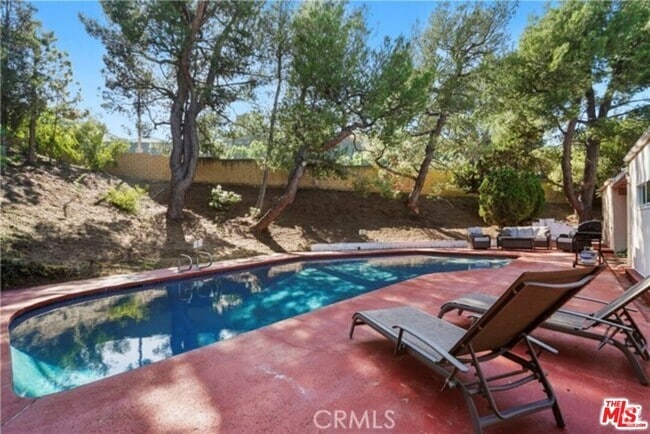 Building Photo - 2925 Dona Susana Dr Rental