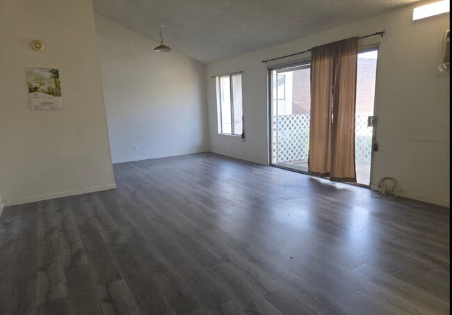 Living/Family room - 7322 Cerritos Ave Unit 7322