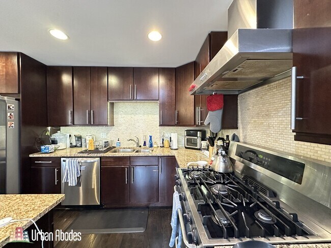 Photo - 907 N Damen Ave Unit J09W