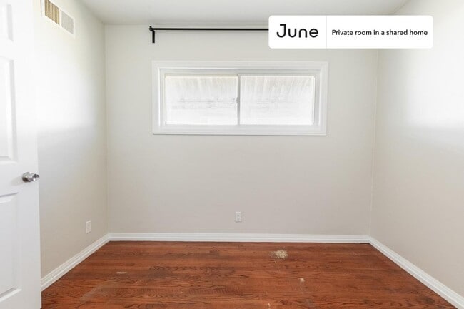 Photo - Room in Shared 7 bed/3 bath home Unidad D