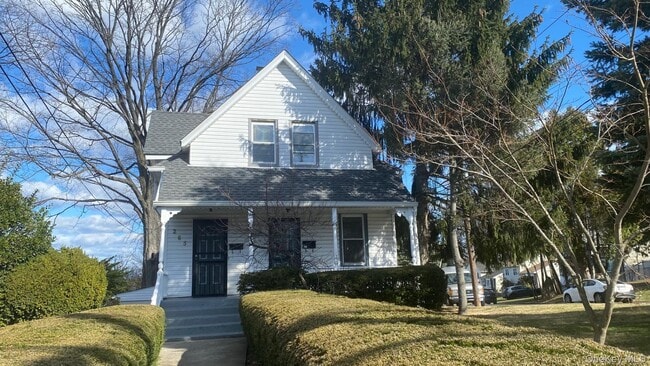 Building Photo - 265 Mayflower Ave Unit 1