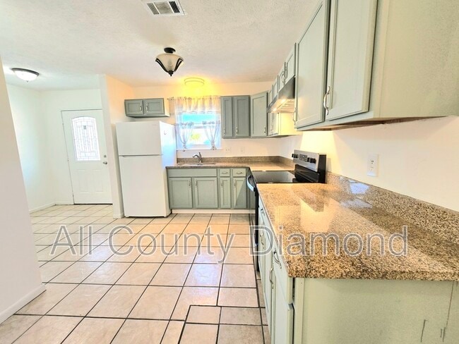 Photo - 636 W Caladium Cir