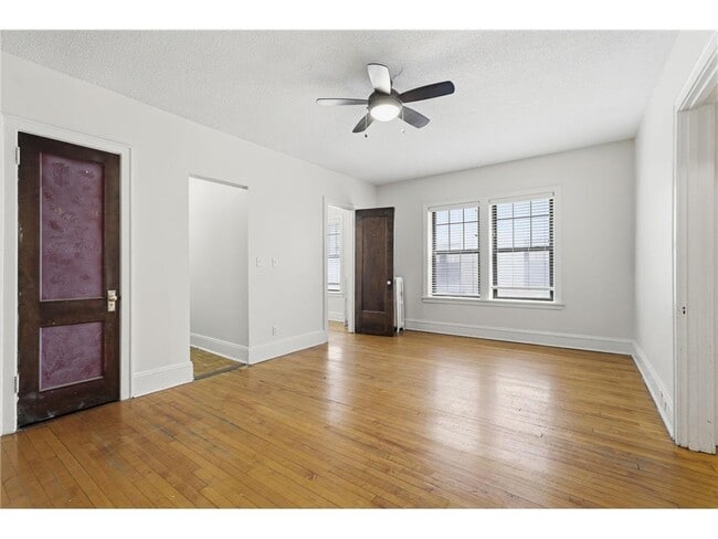 Photo - 220 E 19th St Unidad 307
