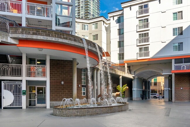 Photo - Fountain Court