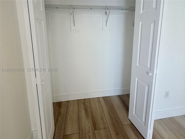 459 SW 4th St Unit 3