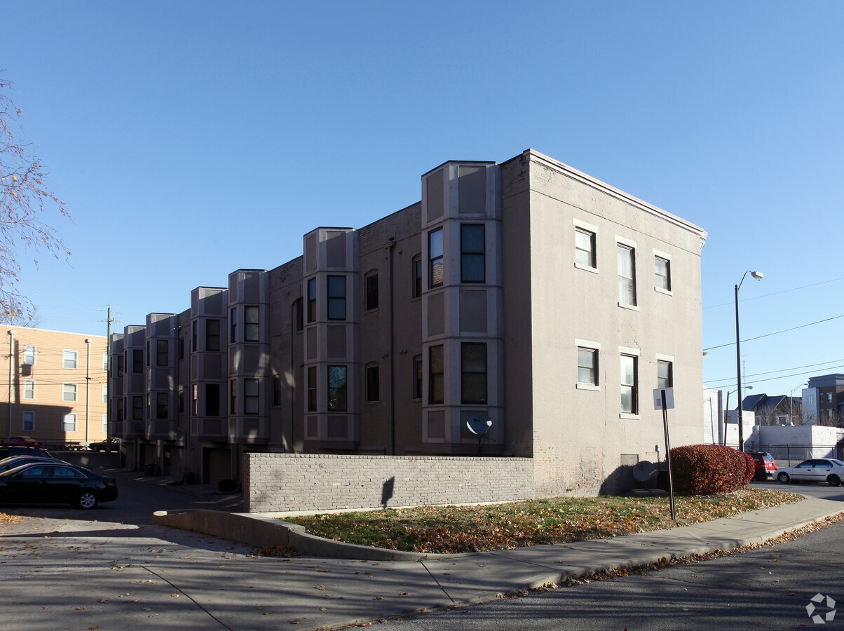 Photo - 908-916 N Alabama St