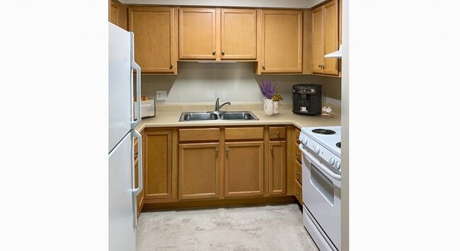 Photo - Corinthian Senior Apartments