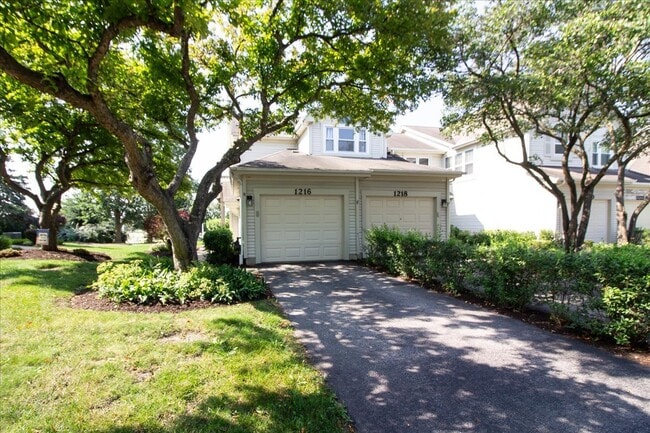 Building Photo - 1216 Tennyson Ln Unit 1216 Rental