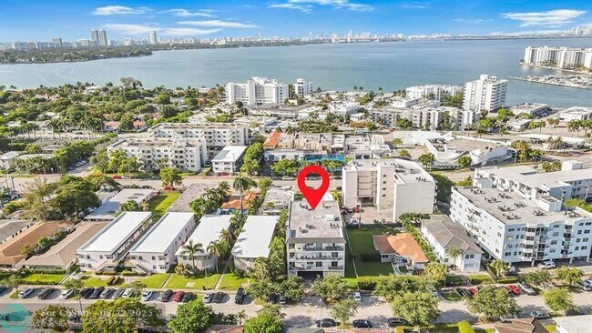 Photo - 1960 Marseille Dr